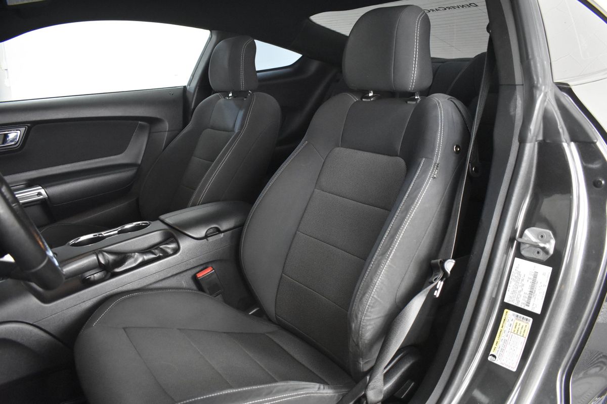 2017 Ford Mustang V6