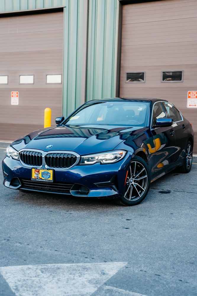 2020 BMW 3 Series 330i's photo