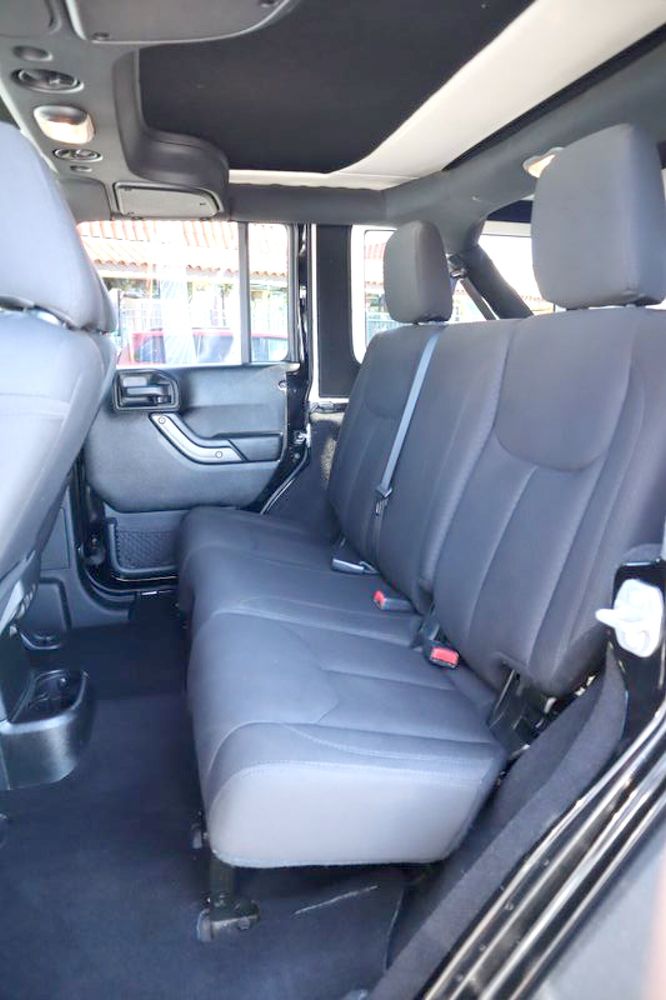 2016 Jeep Wrangler Unlimited Sport S photo 19
