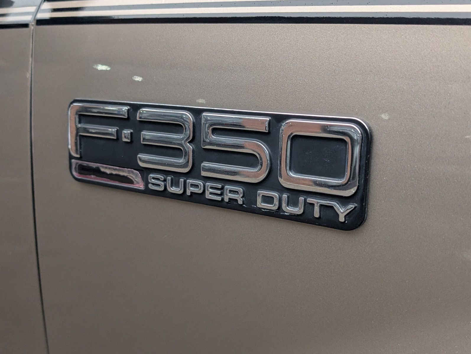 2004 Ford F-350 Super Duty 128