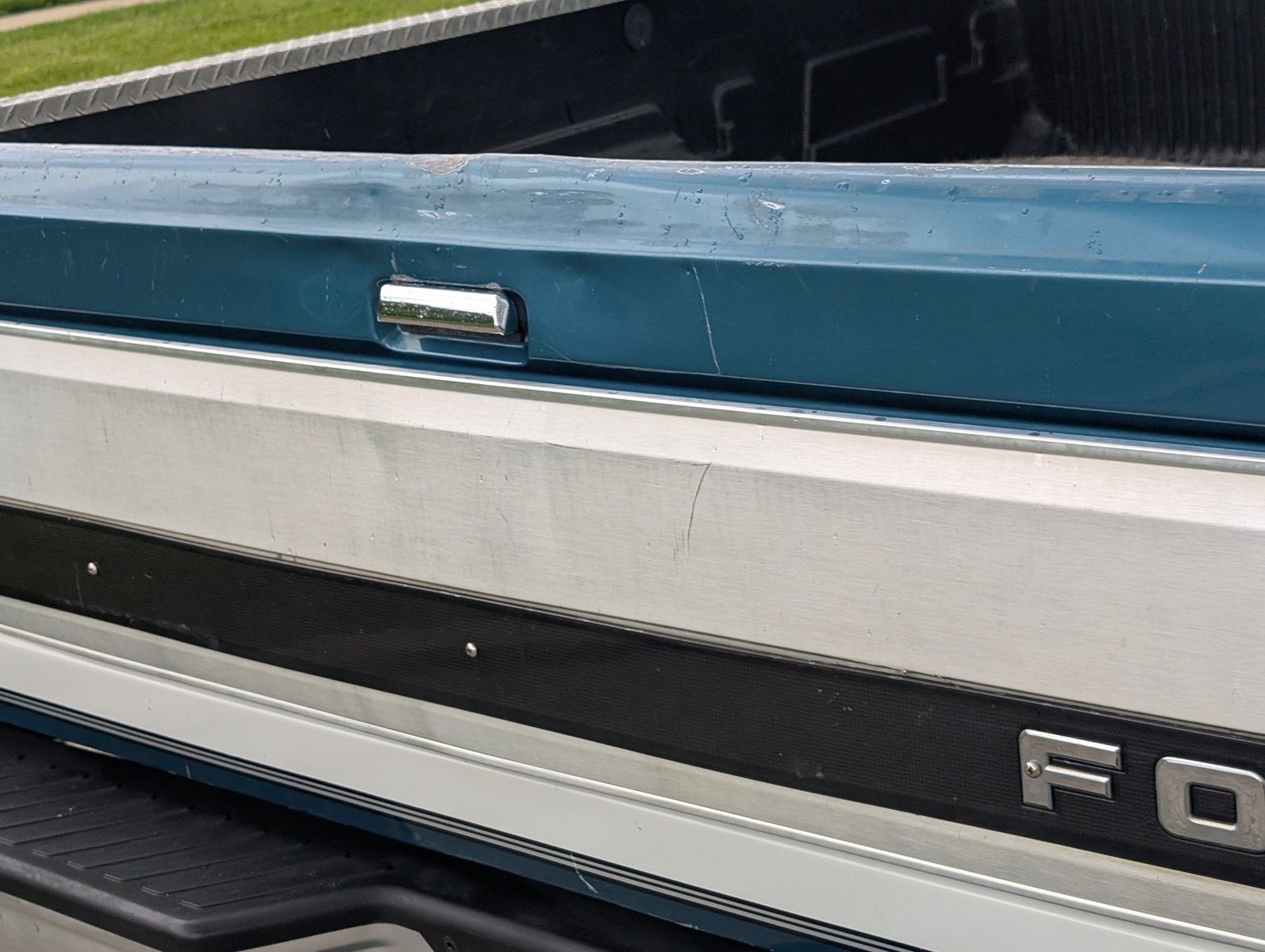 1995 Ford F-250 38