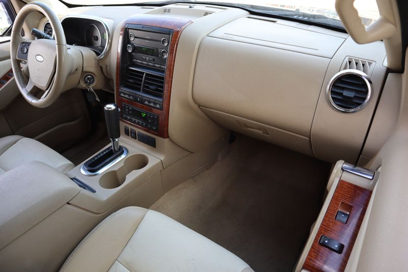 2008 Ford Explorer Eddie Bauer | Victory Motors of Colorado