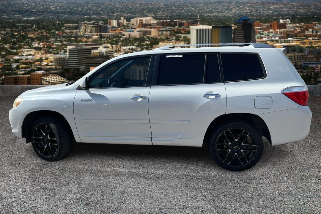 View vehicle photo 7