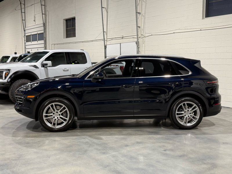 2022 Porsche Cayenne, photo 2