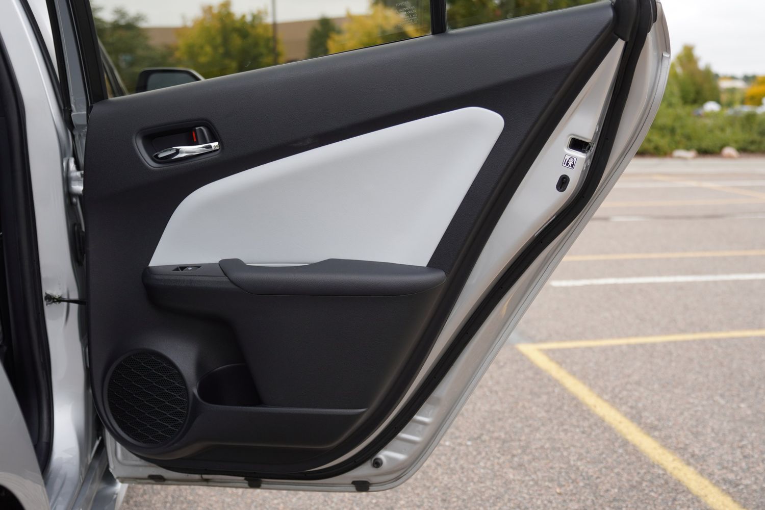 2018 Toyota Prius Four Touring photo 13