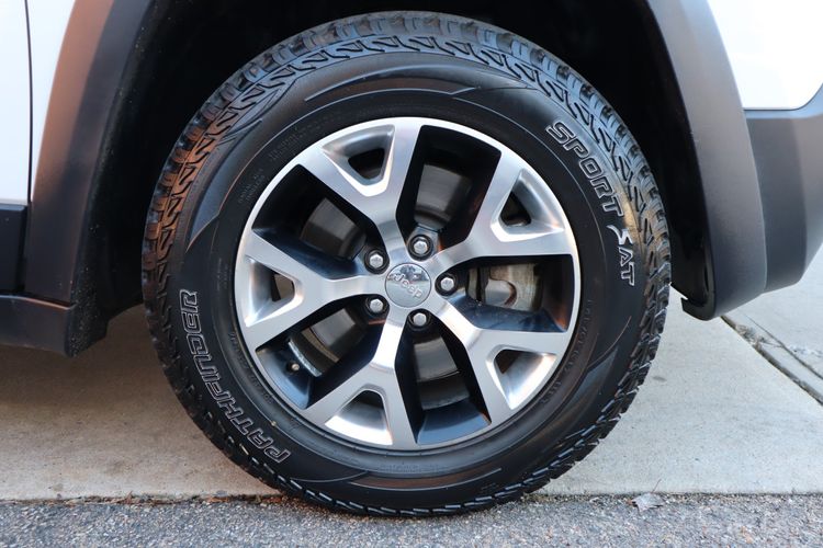 2015 Jeep Cherokee Trailhawk | Victory Motors of Colorado