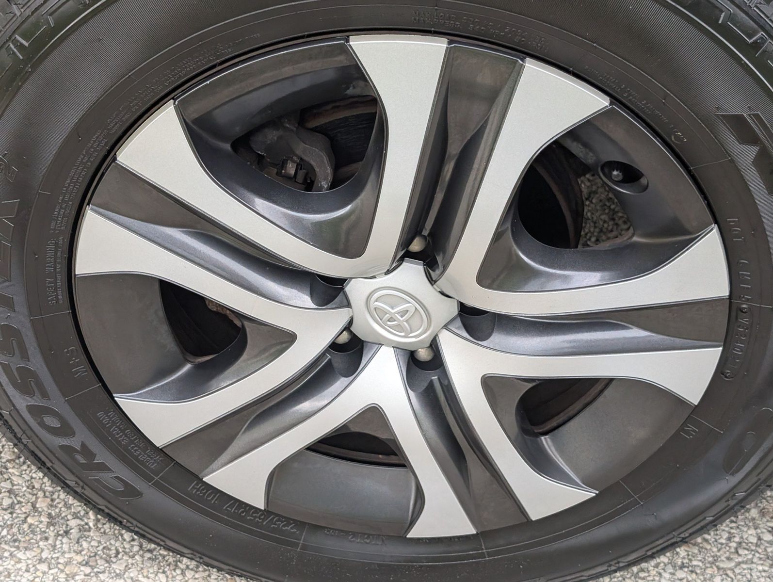 2017 Toyota RAV4 32
