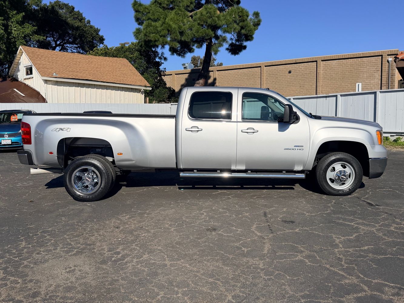 2010 GMC Sierra 3500 SLT's photo
