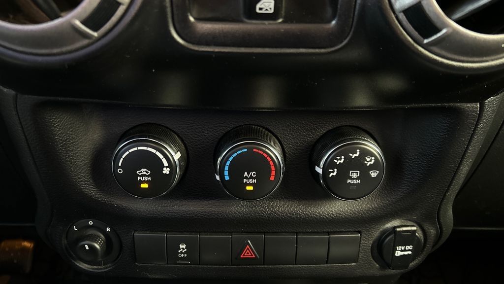 2017 Jeep Wrangler Unlimited Sport S - Photo 27