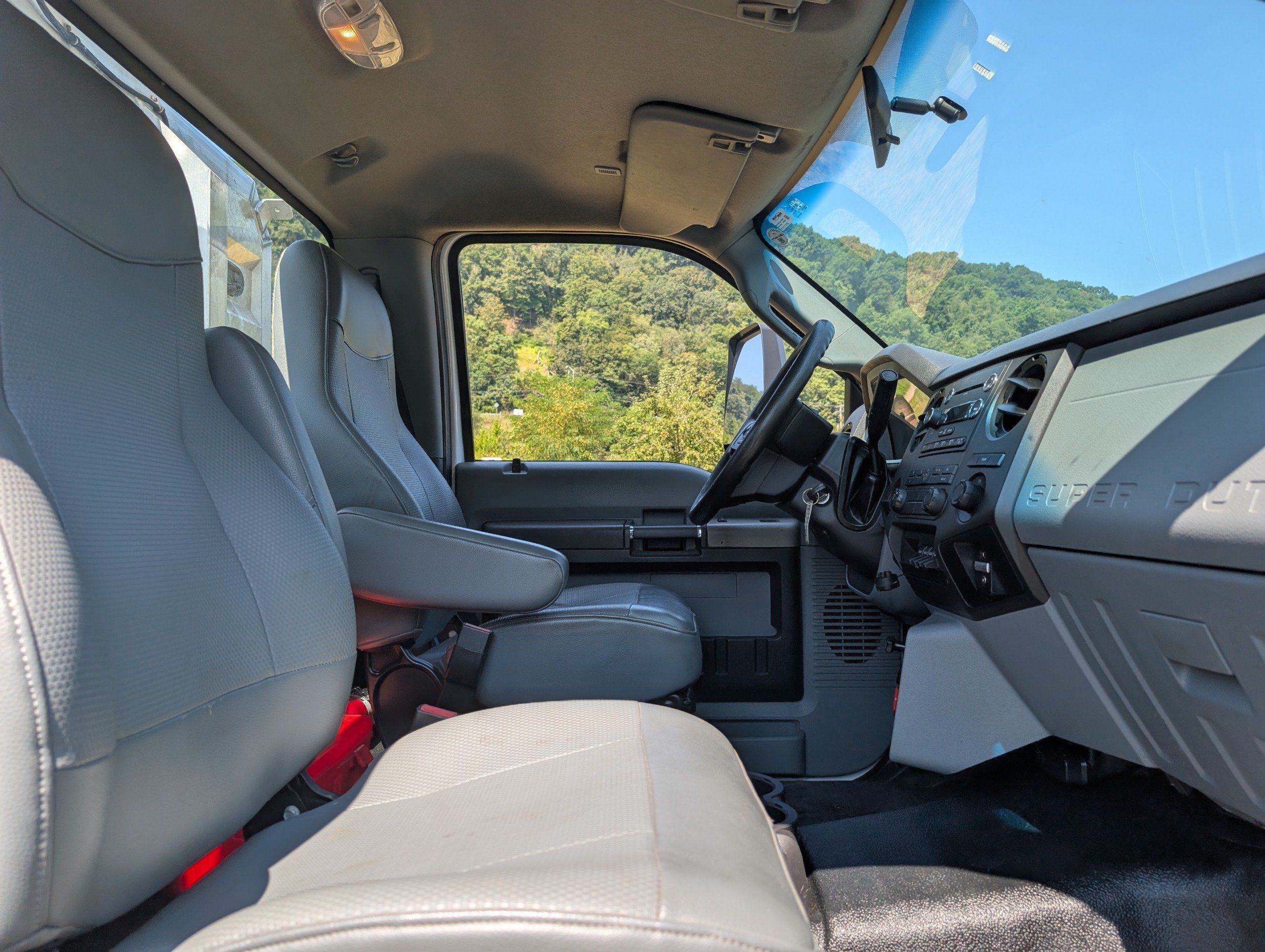 2018 Ford F-650 SuperCab photo 30