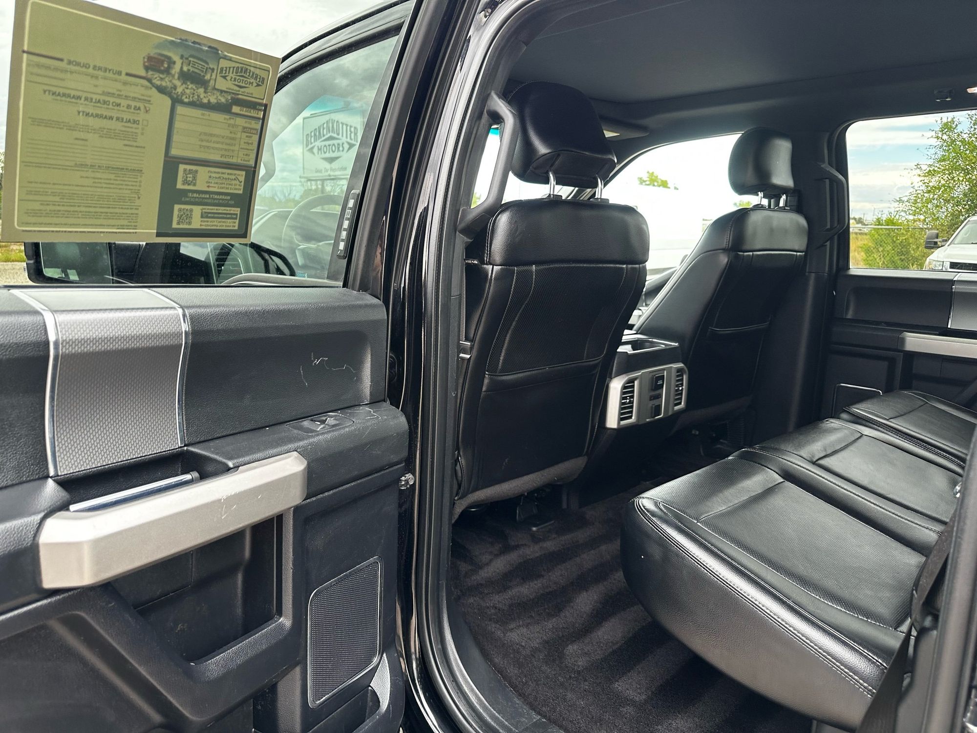 2016 Ford F-150 Lariat photo 26
