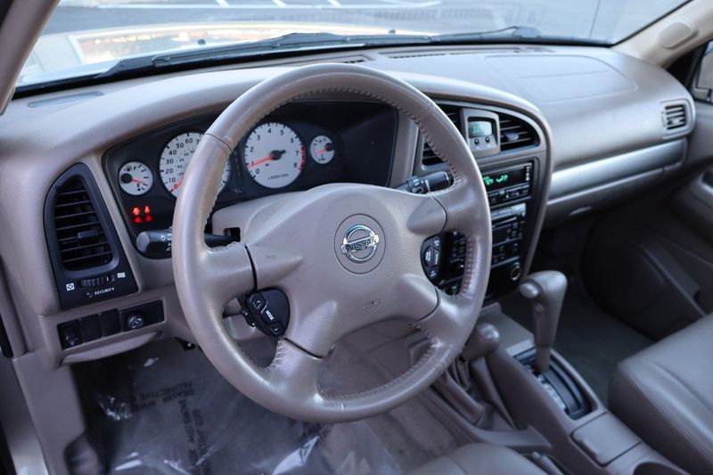 2003 Nissan Pathfinder SE | Victory Motors of Colorado