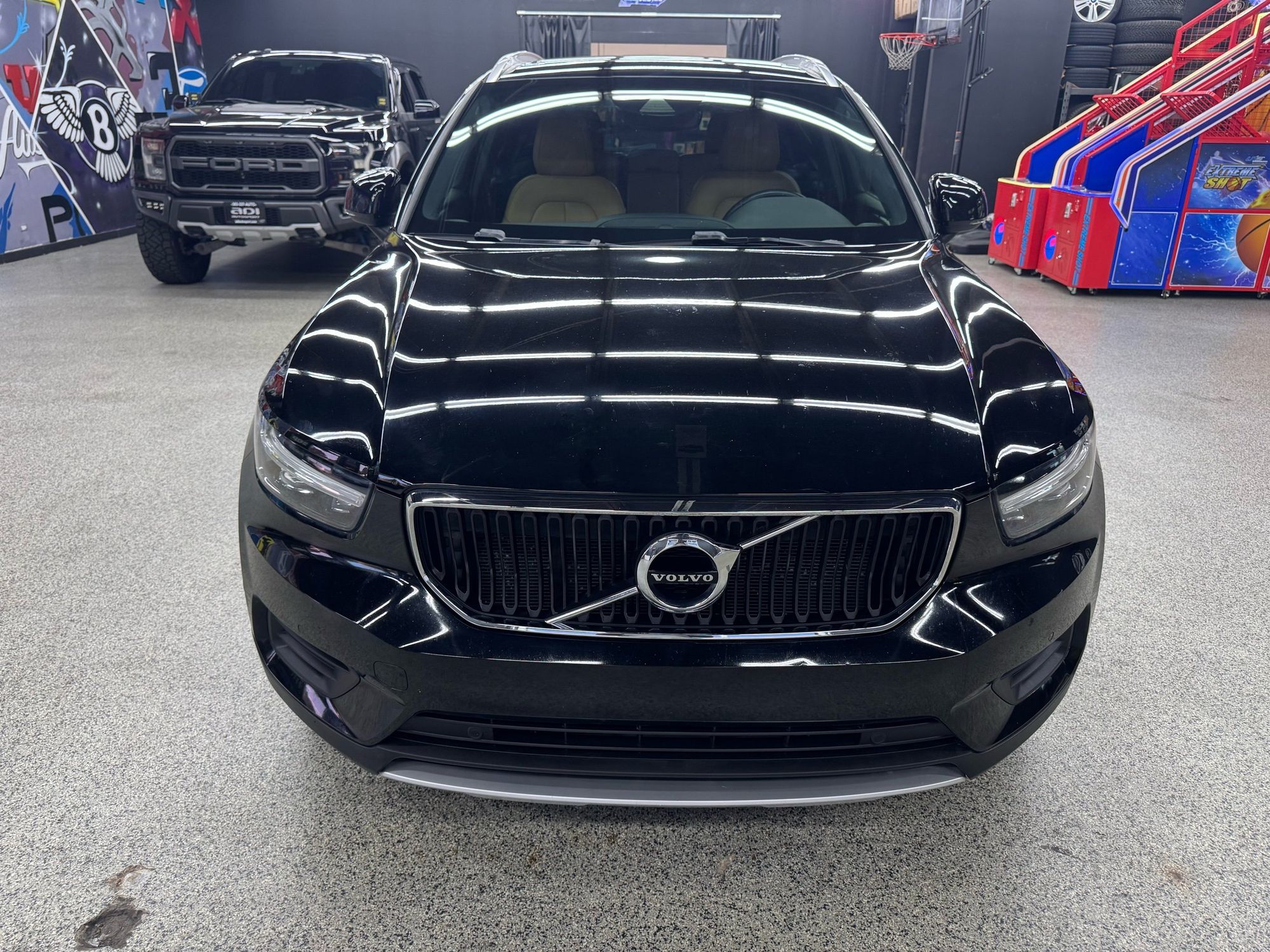 2019 Volvo XC40 T5 Momentum photo 8
