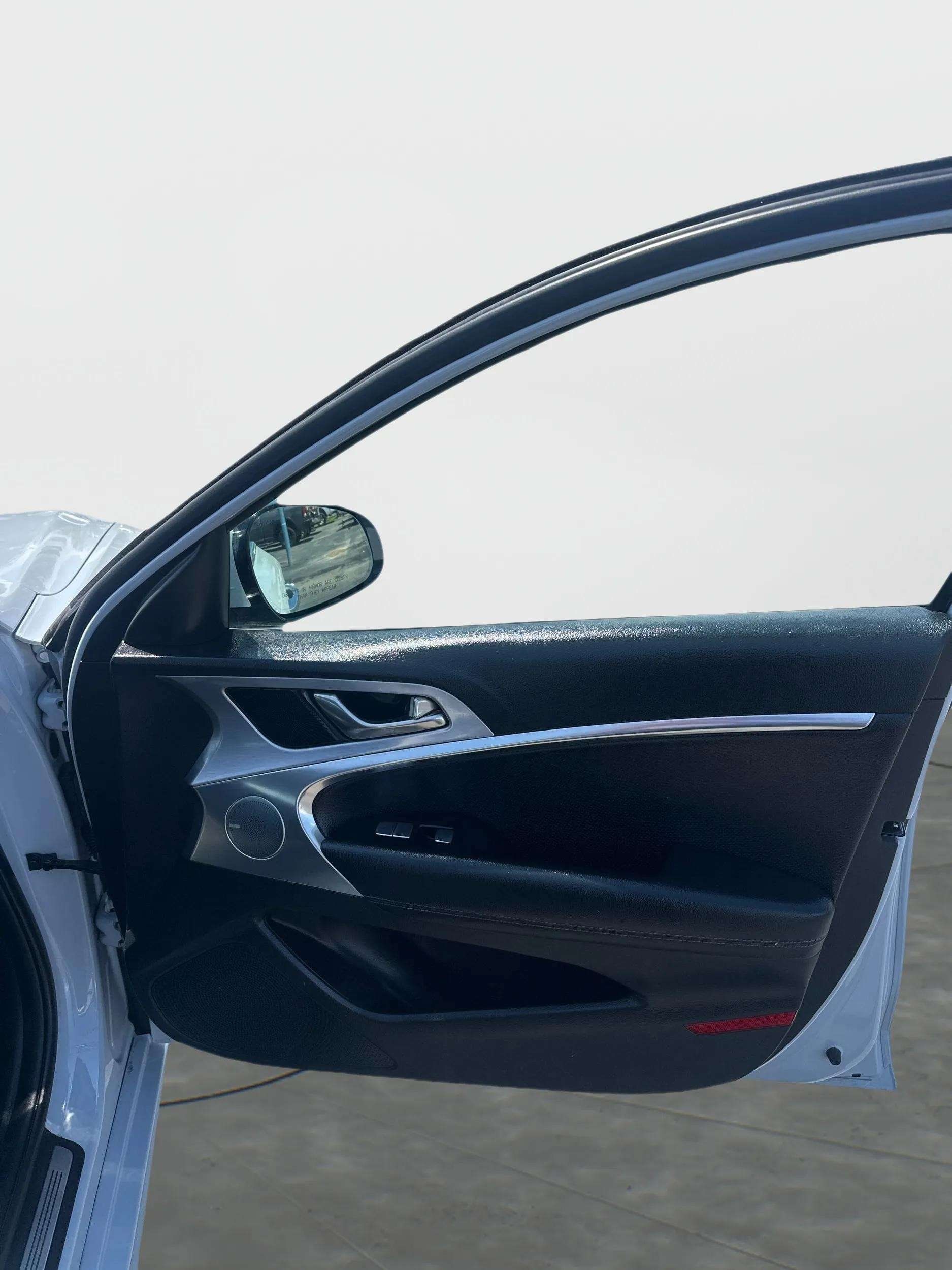 2020 GENESIS G70 Standard - Photo 12
