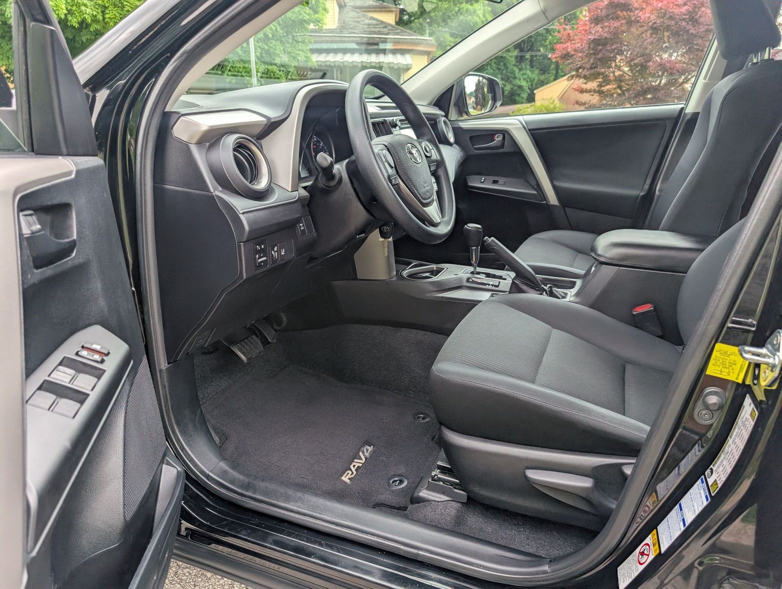 2017 Toyota RAV4 37