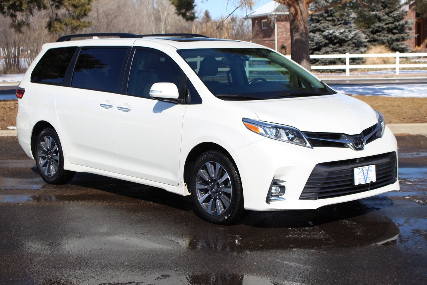 2018 Toyota Sienna Limited 7-Passenger | Victory Motors of Colorado