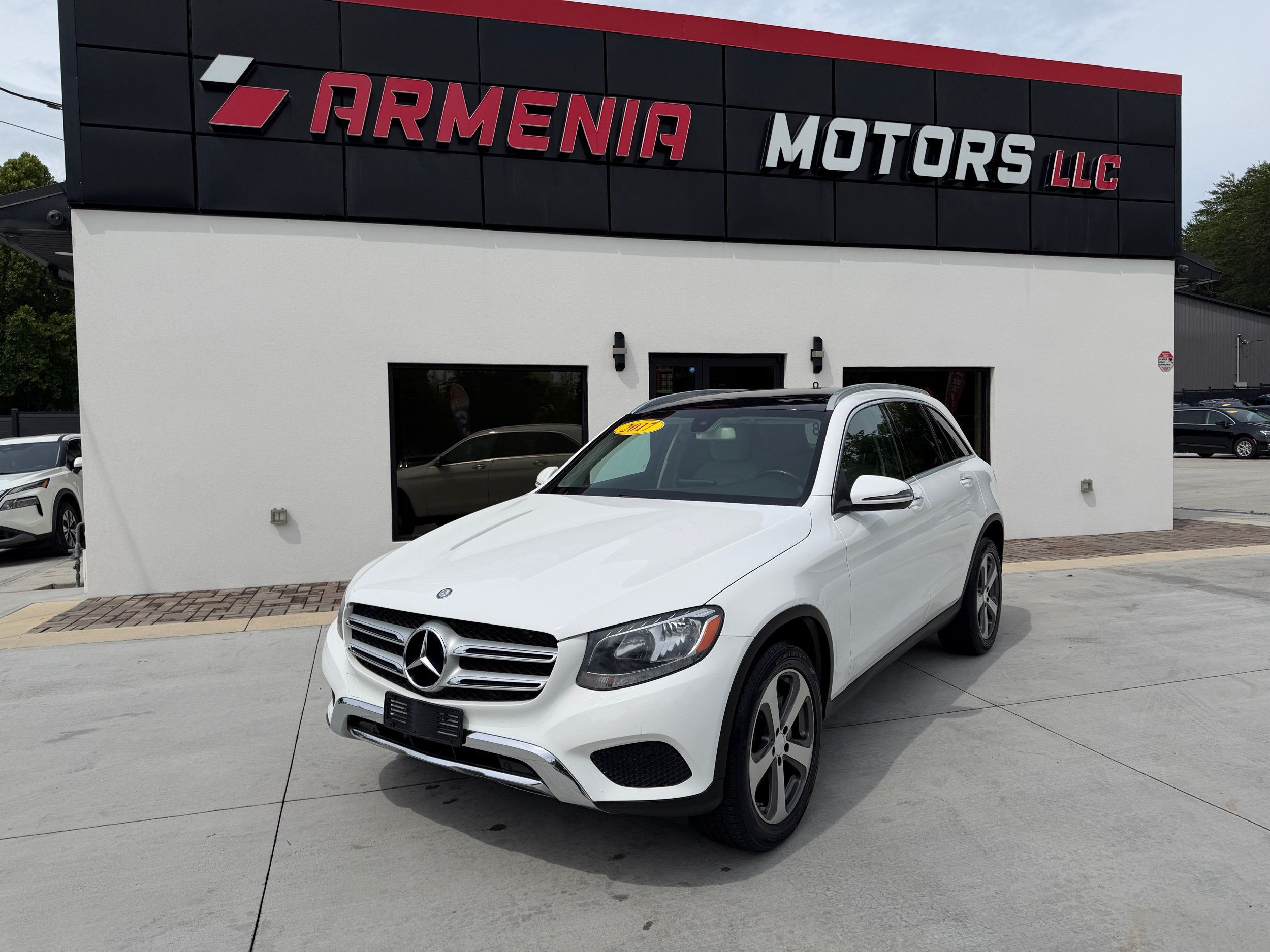 2017 Mercedes-Benz GLC GLC300's photo