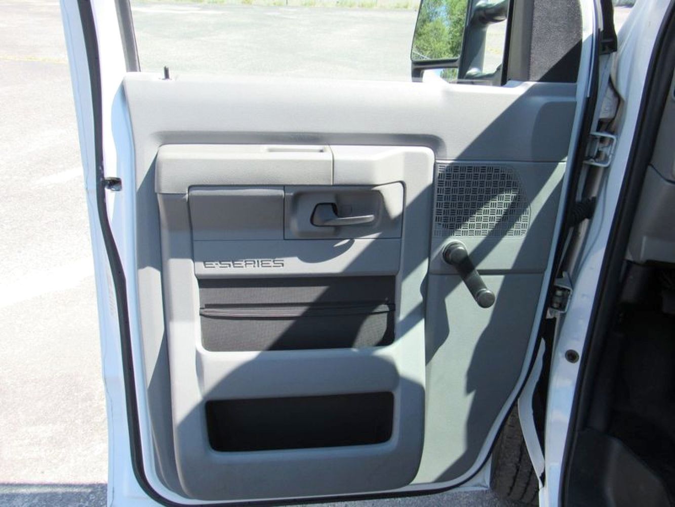 2011 Ford E-250 photo 8