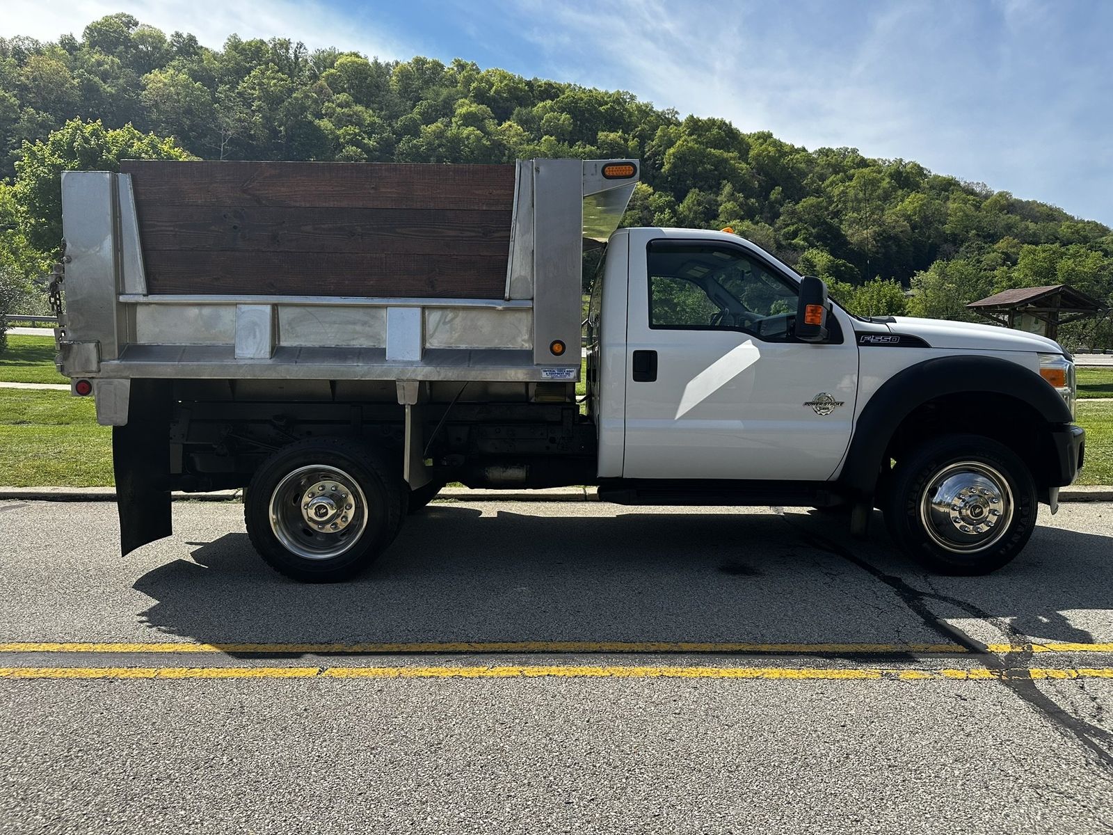 2014 Ford F-550 Chassis 53