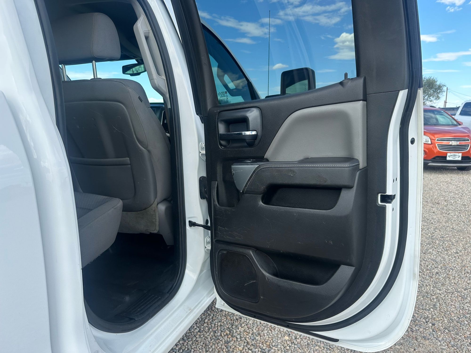 2015 Chevrolet Silverado 2500HD LT photo 21