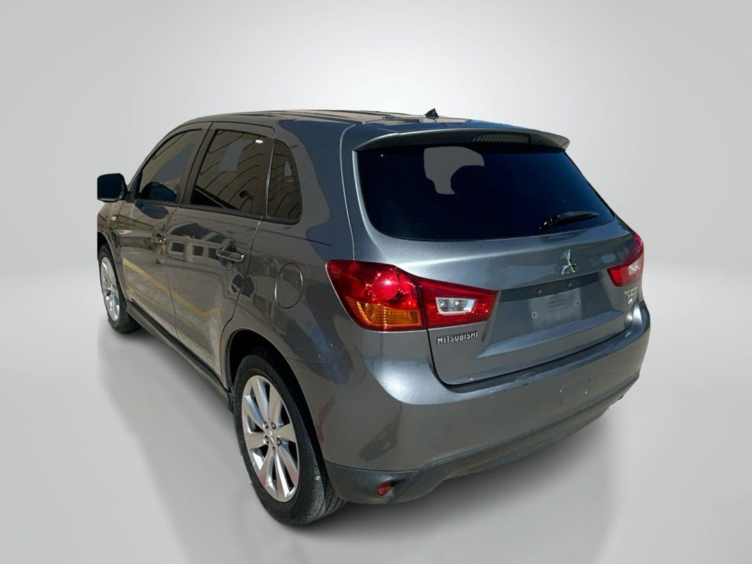 2015 Mitsubishi Outlander Sport ES photo 3