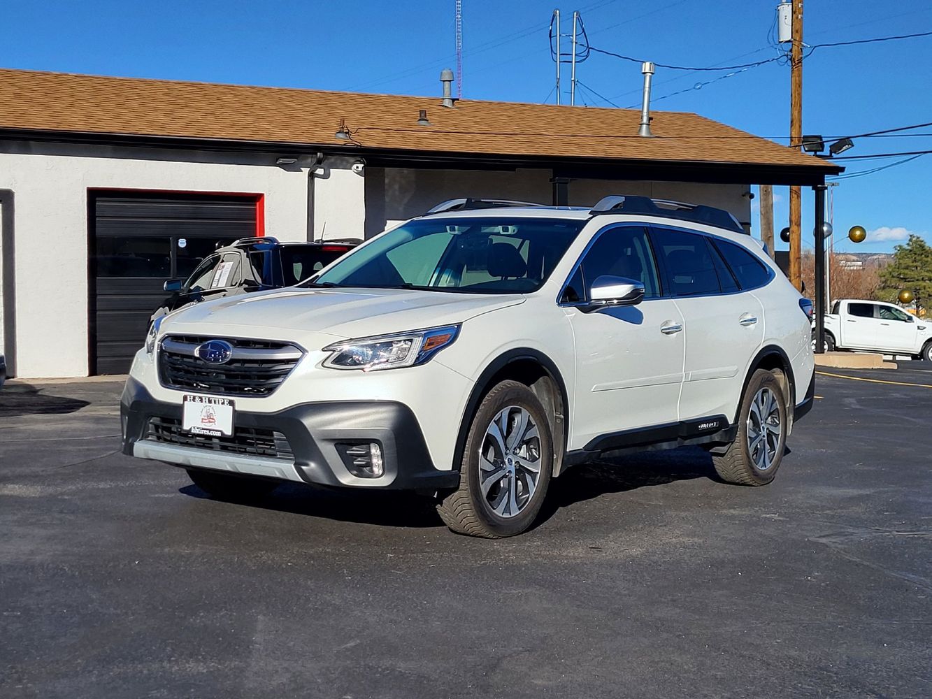 2020 Subaru Outback Touring's photo
