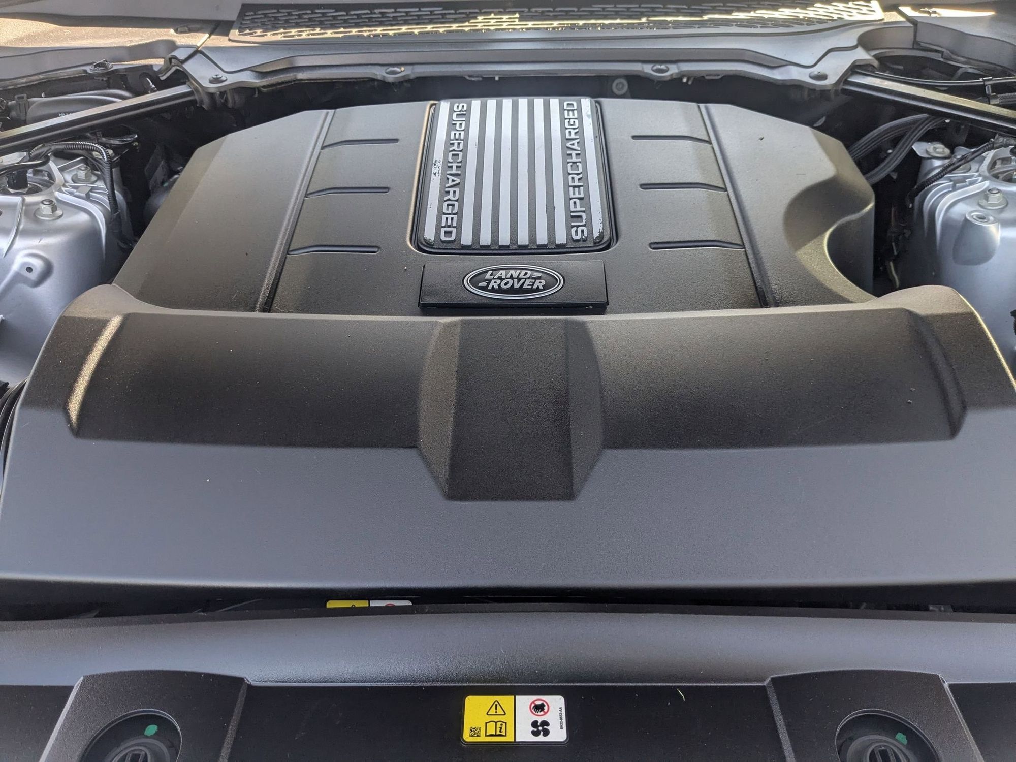 2016 Land Rover Range Rover HSE photo 16