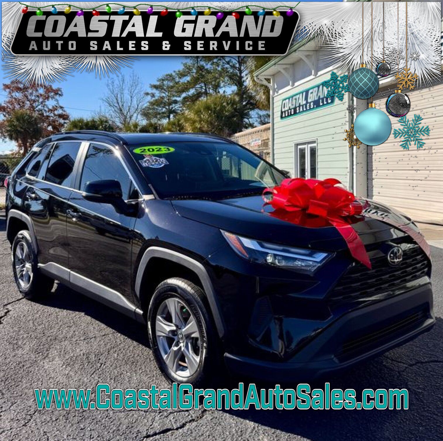 2023 Toyota RAV4 XLE's photo