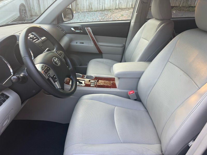 2012 Toyota Highlander Base Hybrid photo 12