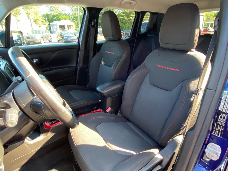 2017 Jeep Renegade Trailhawk photo 10