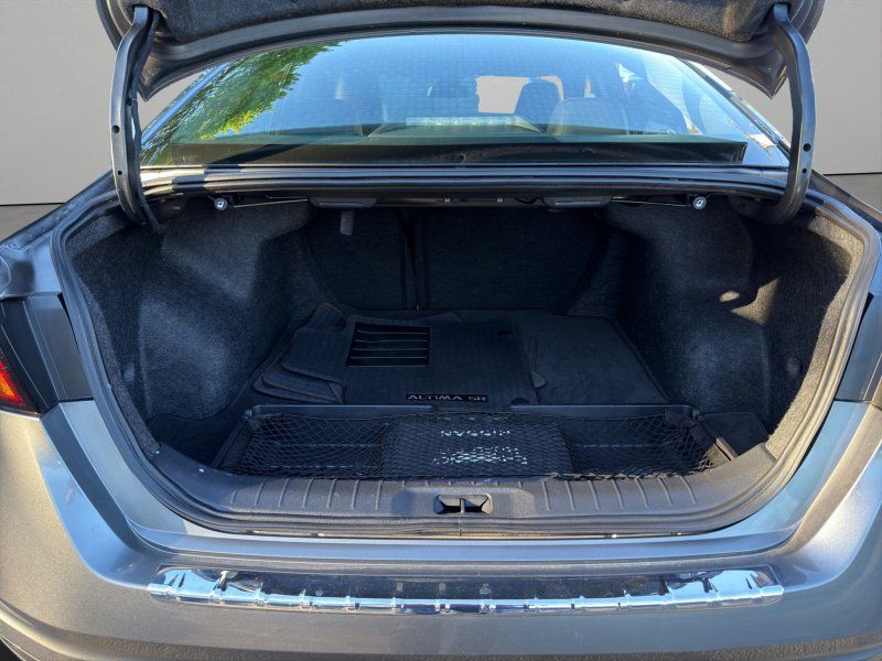 2023 Nissan Altima SR - Photo 11
