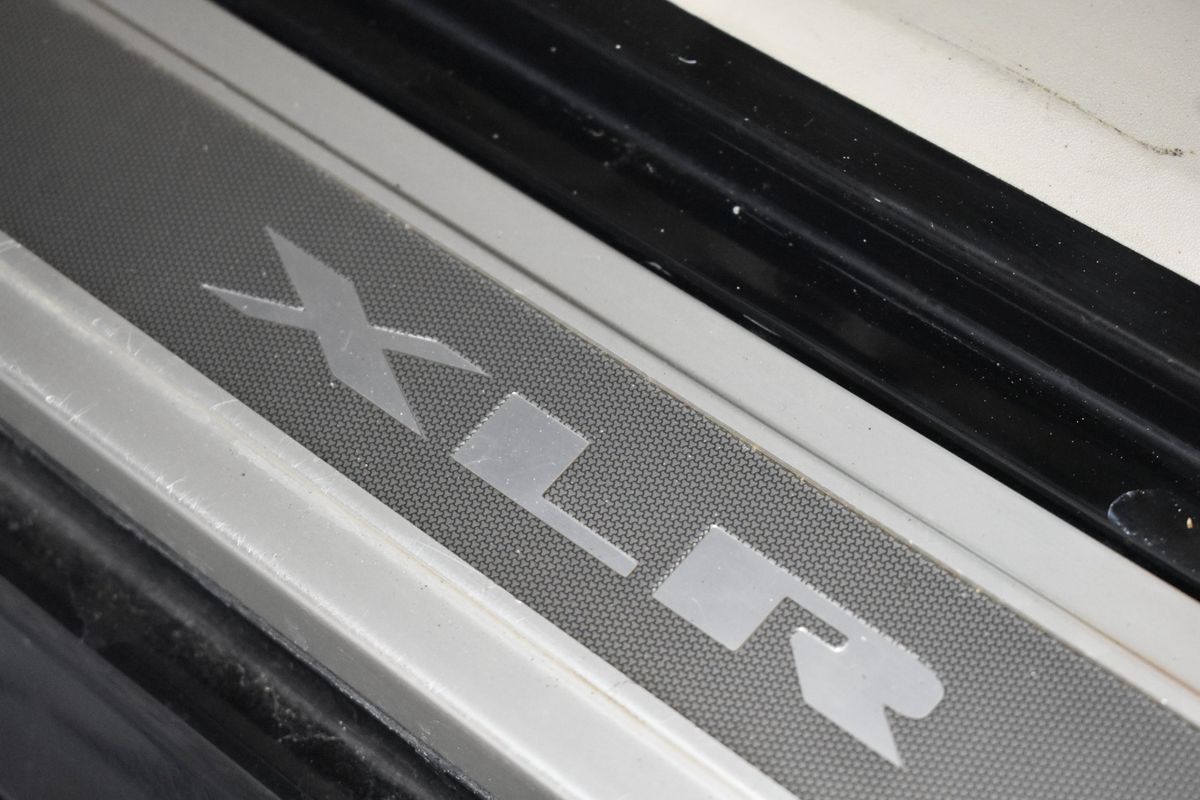 2005 Cadillac XLR Standard