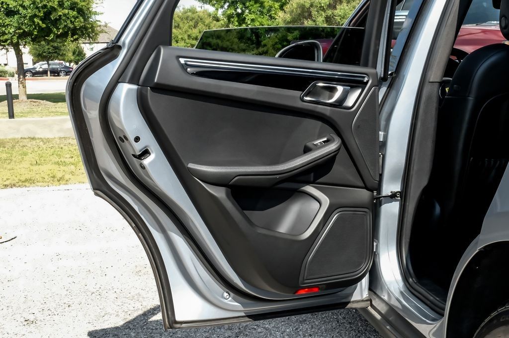 2021 Porsche Macan S - Photo 52