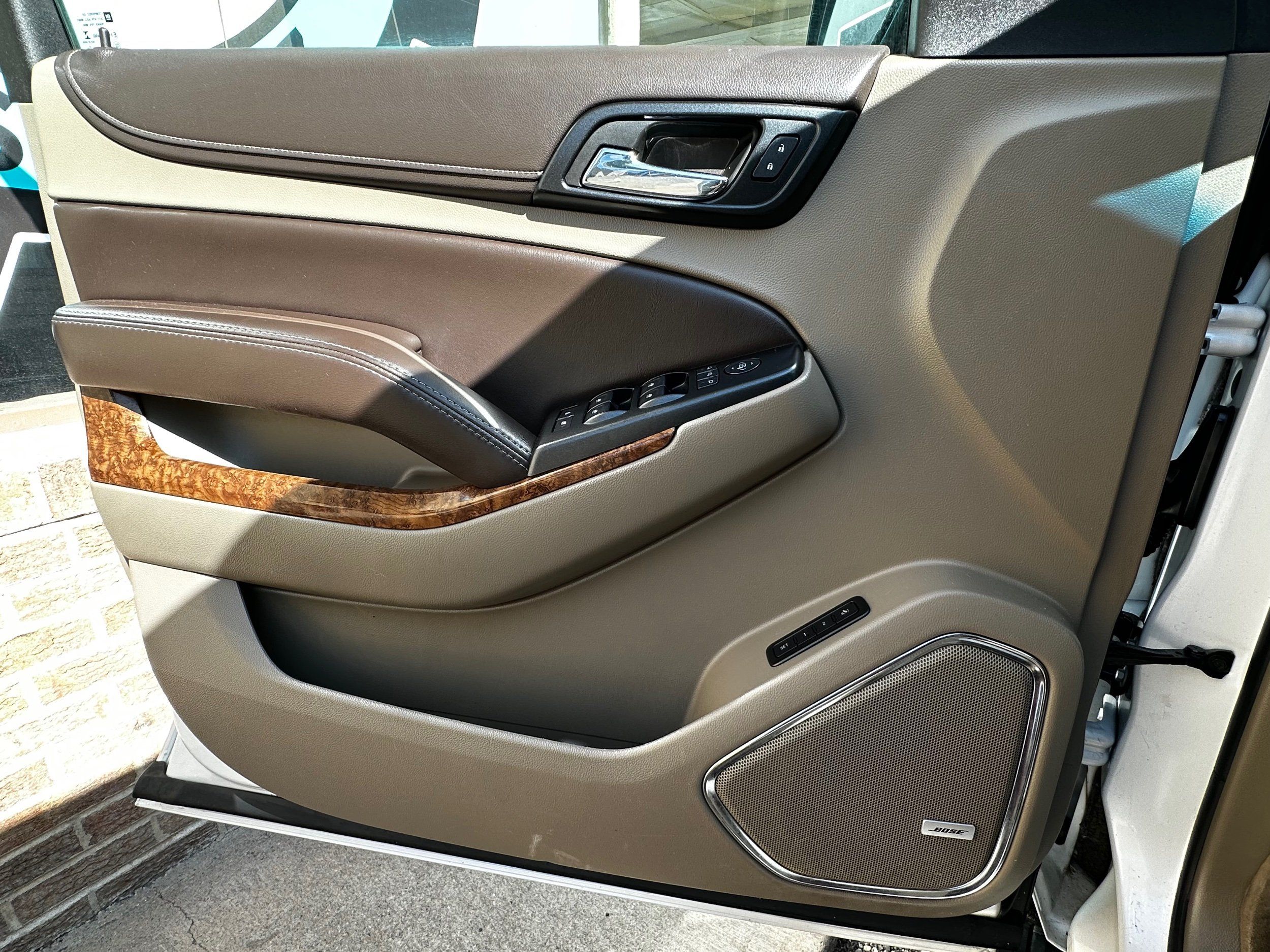 2016 Chevrolet Suburban LTZ photo 17