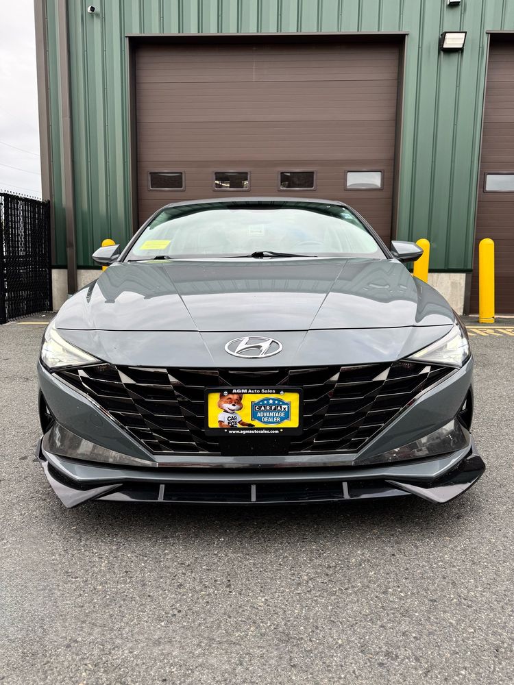 2021 Hyundai Elantra Limited photo 2
