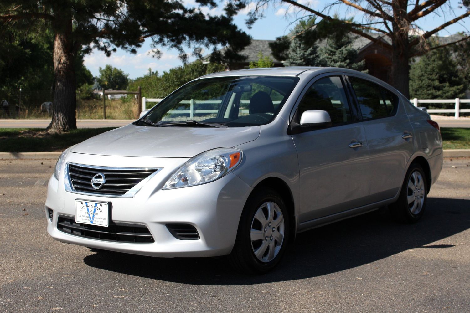 Nissan Versa Sv 2014