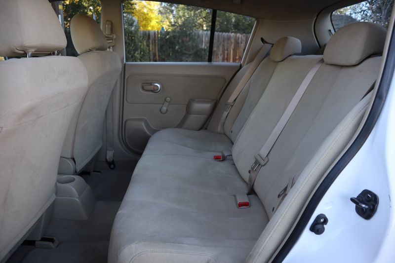 Nissan Versa Photos