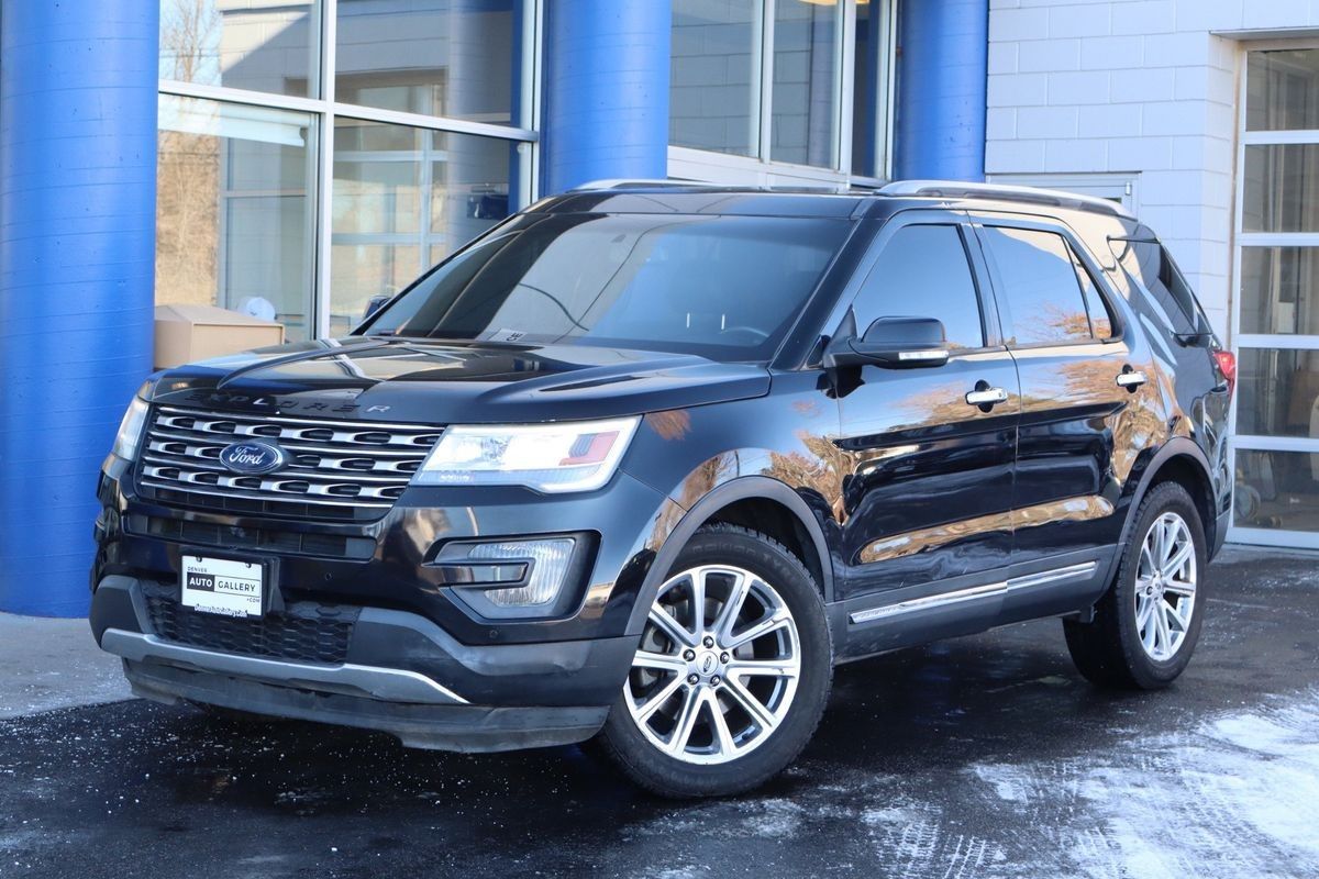 2016 Ford Explorer Limited's photo