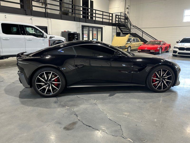 2020 Aston Martin Vantage Base, photo 3