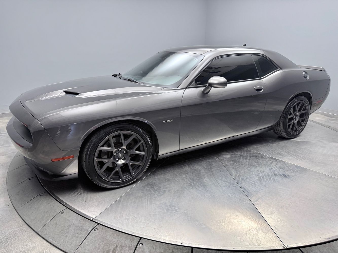 2017 Dodge Challenger R/T Plus's photo