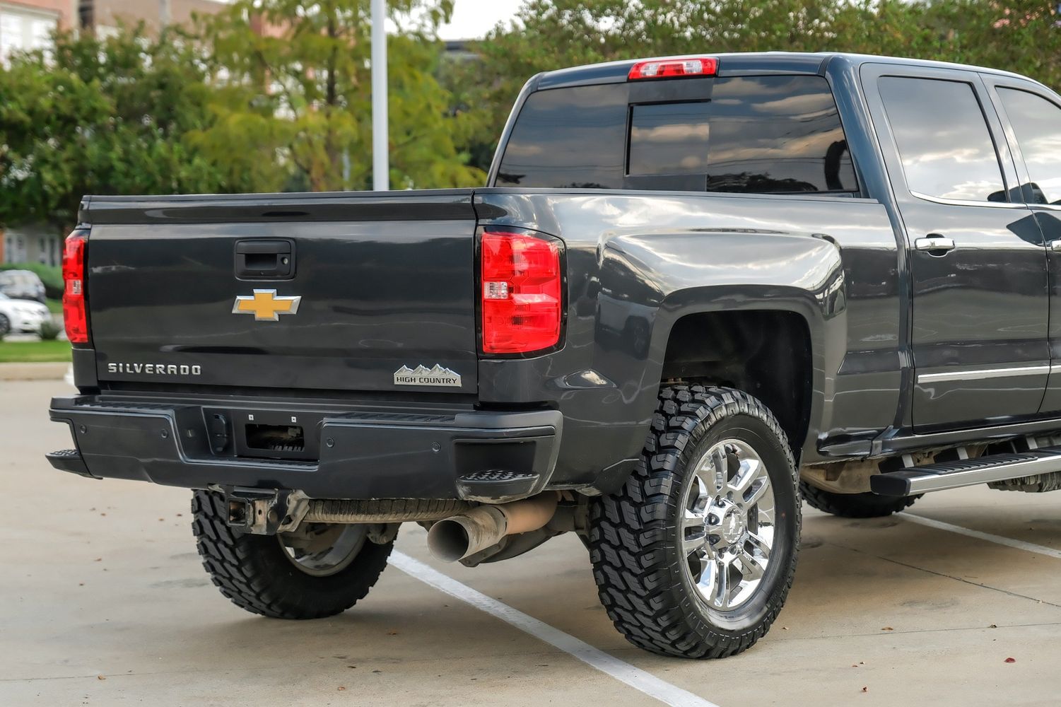 2018 Chevrolet Silverado High Country photo 12