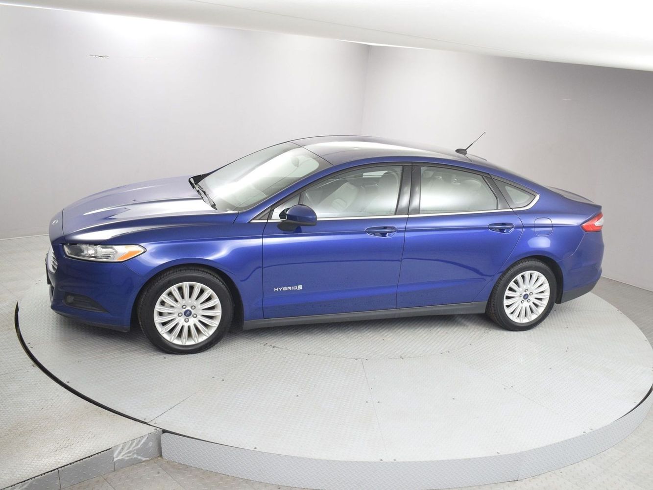 2016 Ford Fusion Hybrid S photo 6