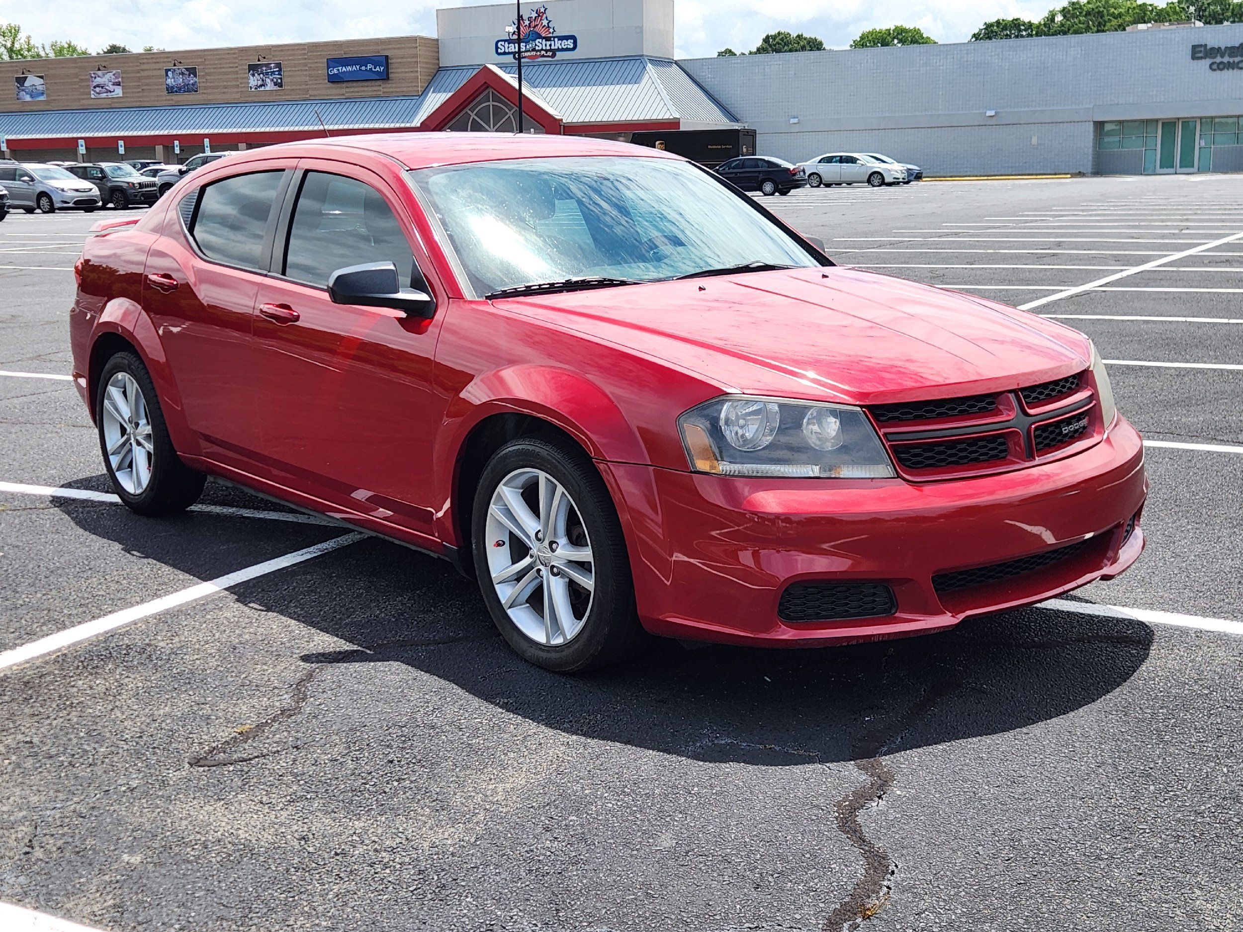 2014 Dodge Avenger SE's photo