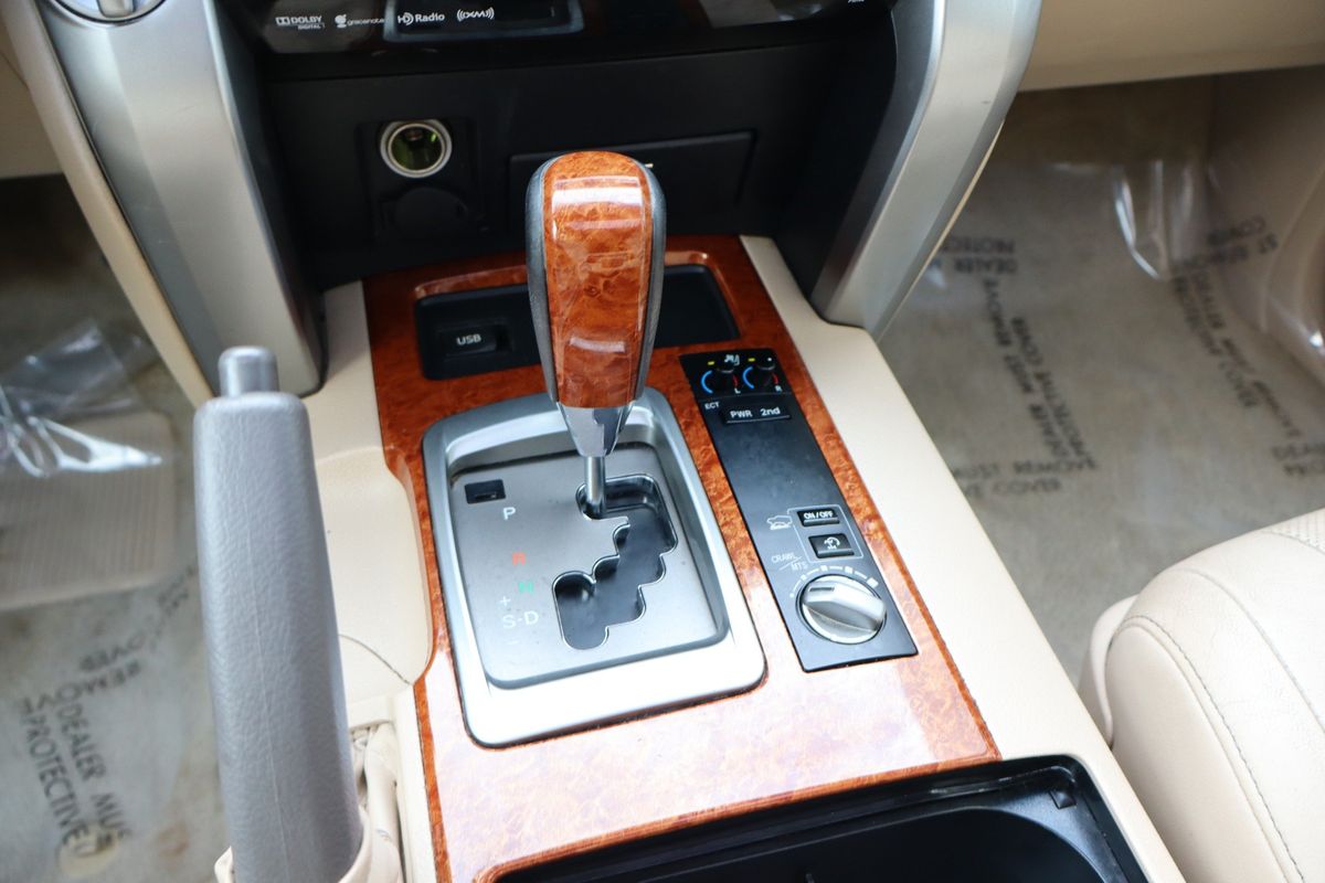 2013 Toyota Land Cruiser 