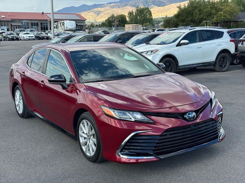 2022 Toyota Camry — LE, photo 1 of 14
