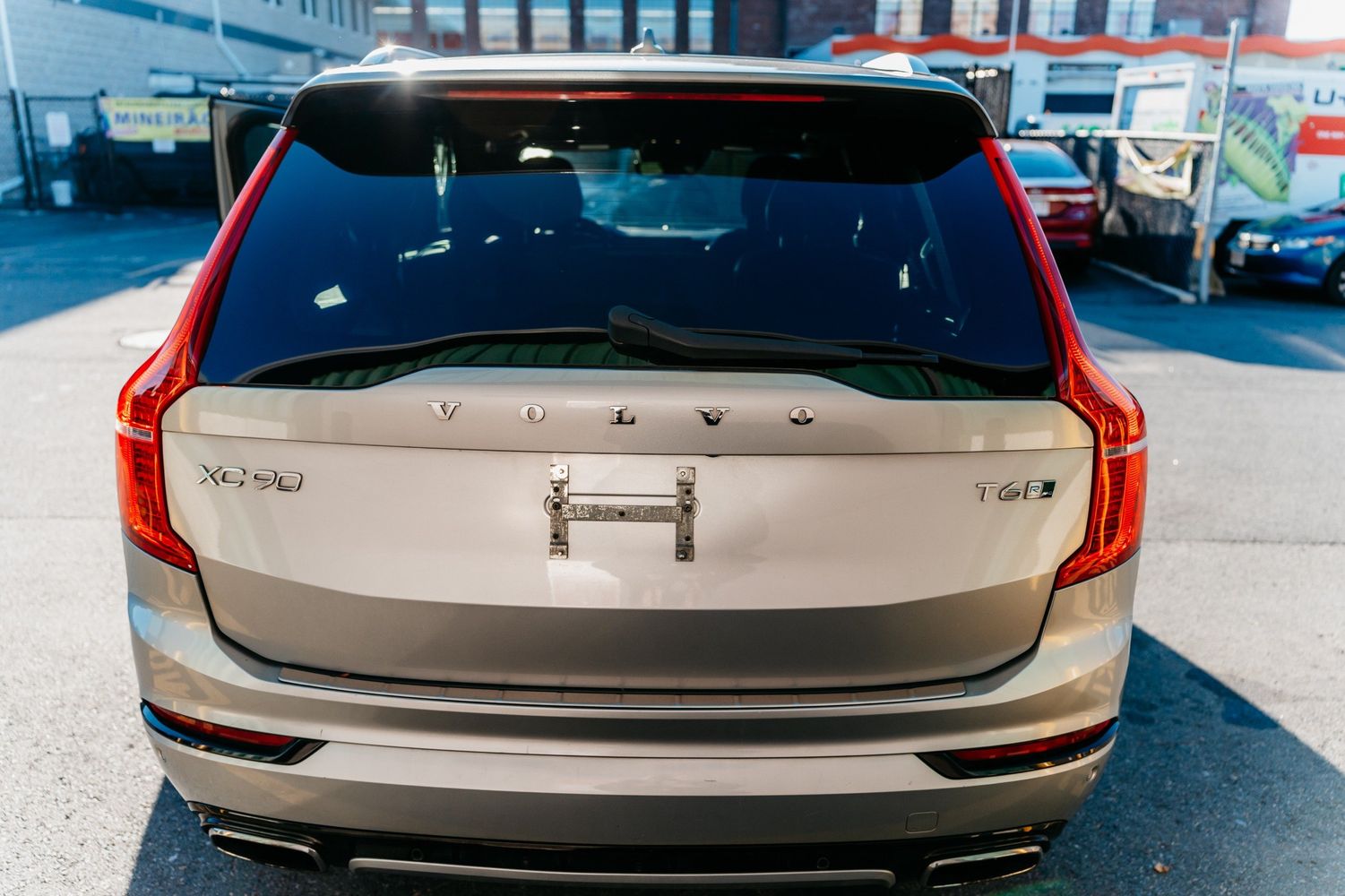 2019 Volvo XC90 T6 R-Design photo 4