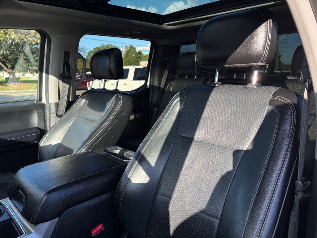2017 Ford F-250 Lariat photo 13