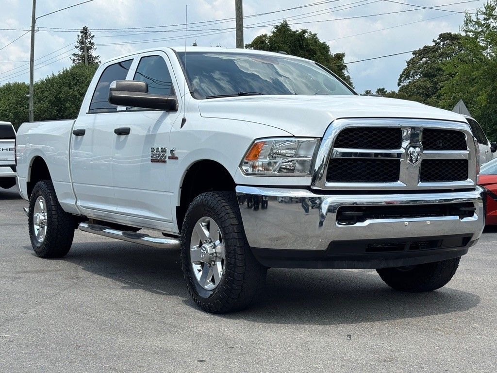 2017 Ram 2500 ST Tradesman photo 3