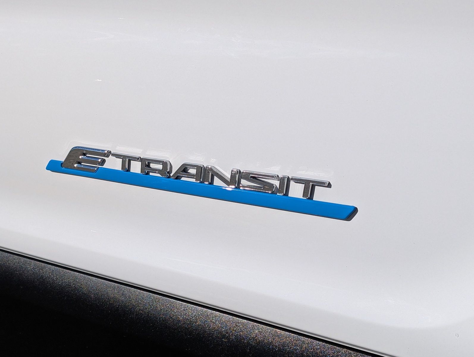 2023 Ford E-Transit-350 18