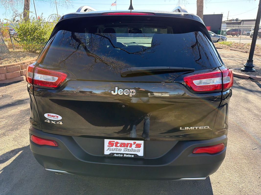 View vehicle photo 4